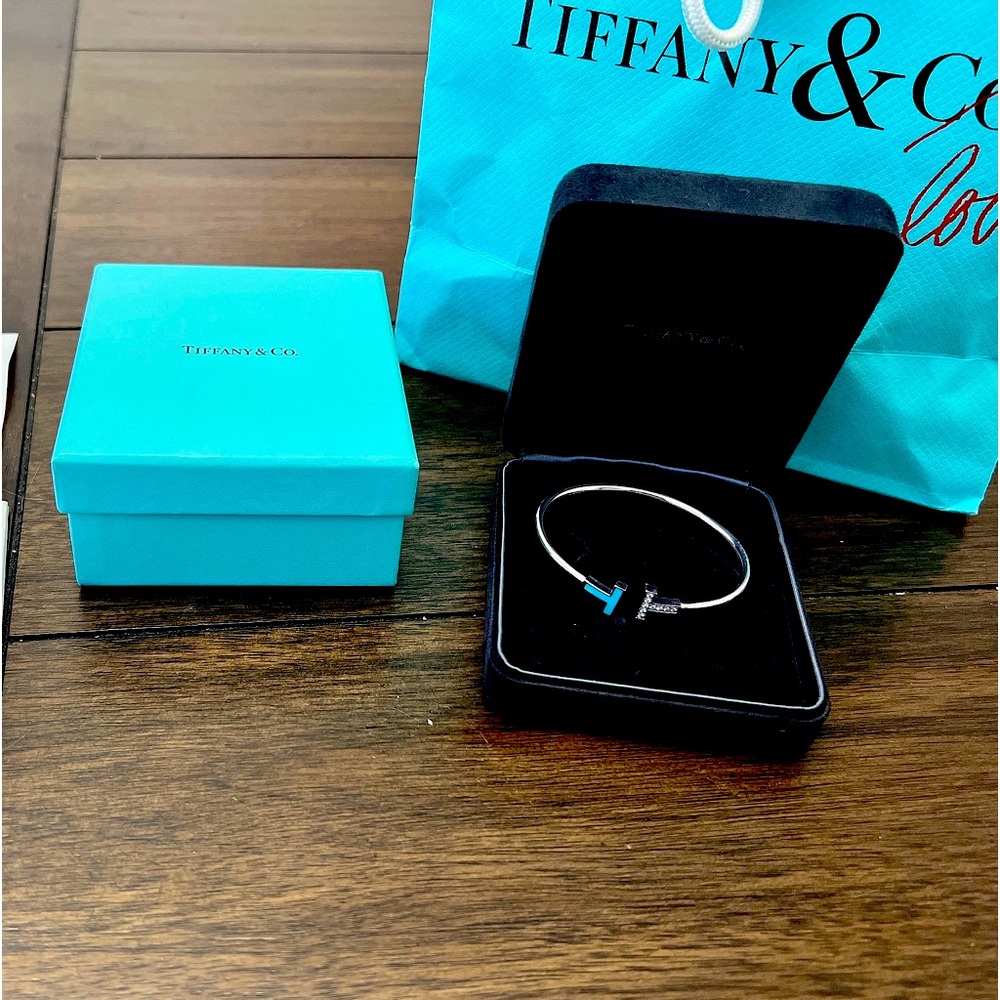 Authentic Tiffany& Co Dianmond and Turquoise wire bracelet